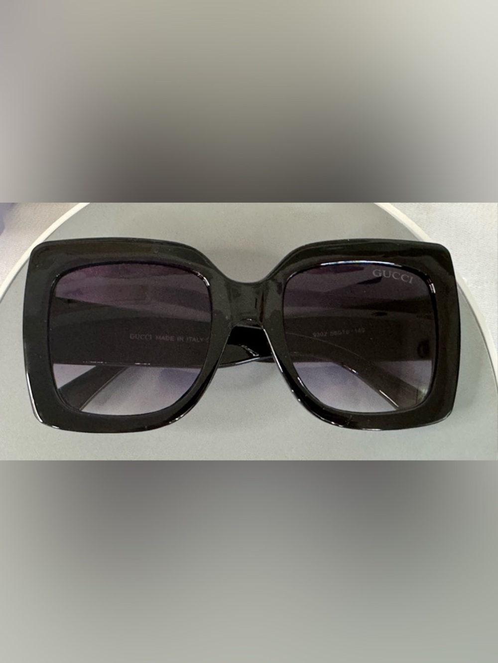 Gucci Oversized Sunglasses Full Inclusion - Picture 3 of 17